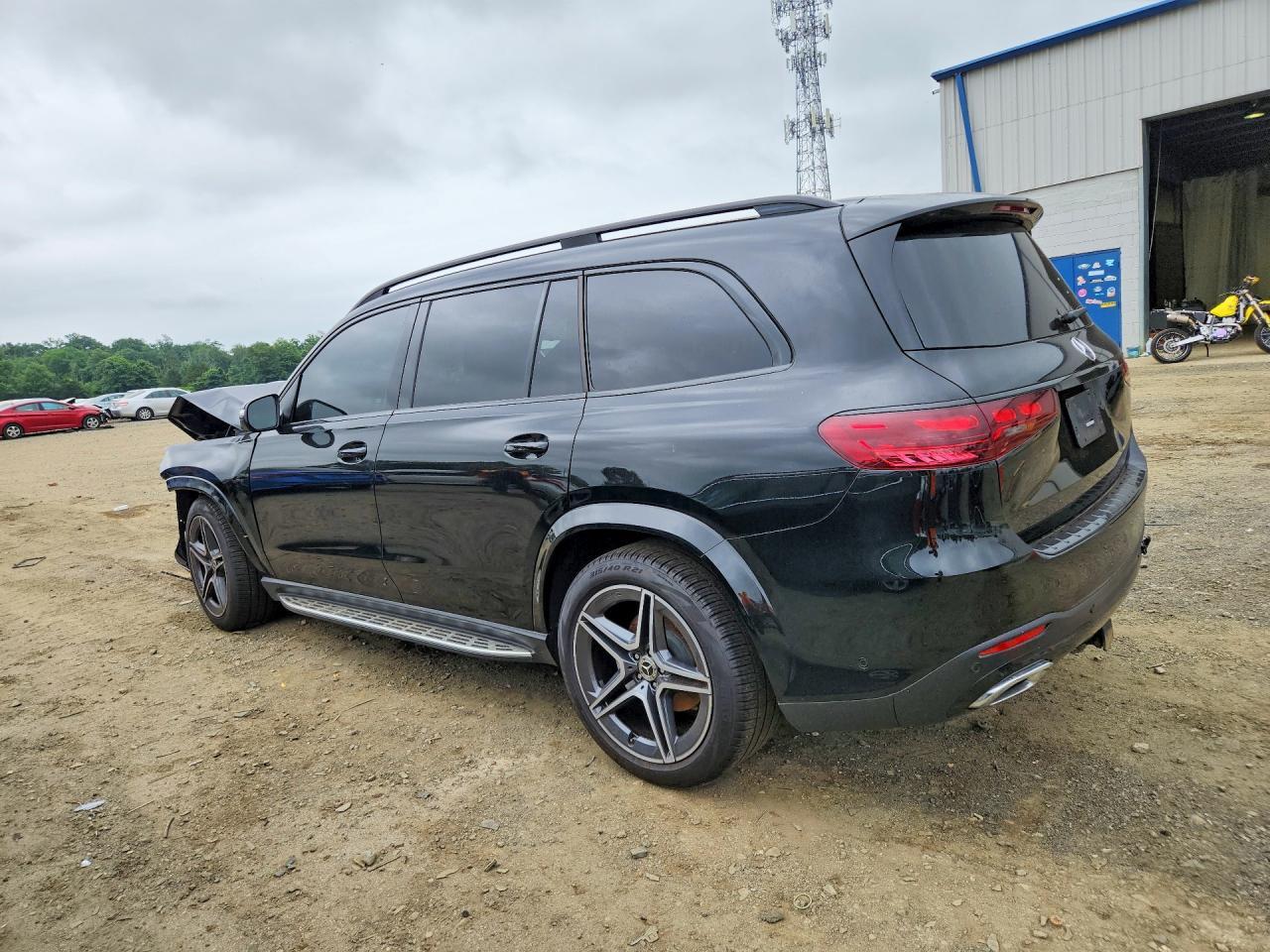 2025 Mercedes-Benz Gls 450 4Matic - zdjęcie 2