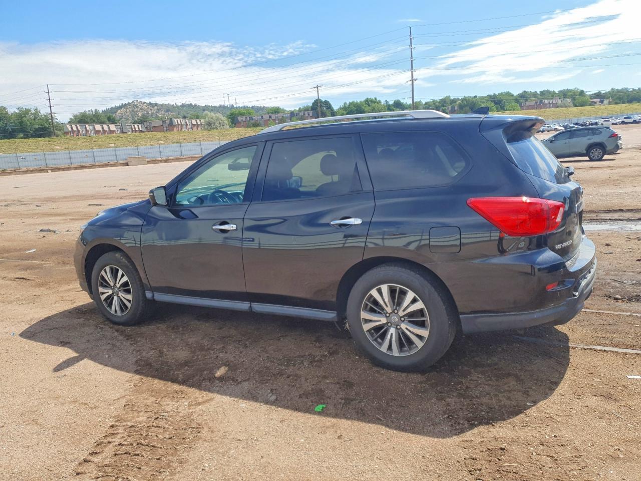 2020 Nissan Pathfinder Sl - zdjęcie 2