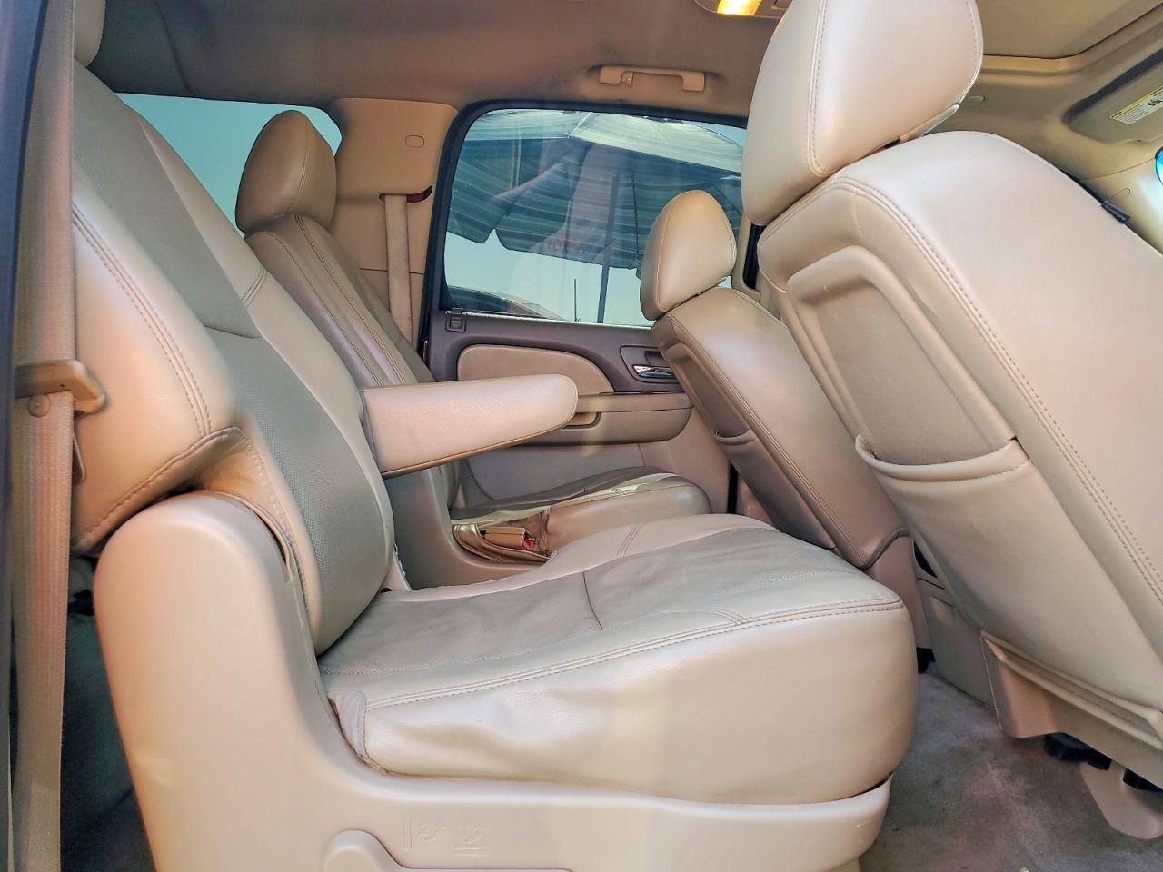 2014 Chevrolet Suburban K1500 Ltz - zdjęcie 11