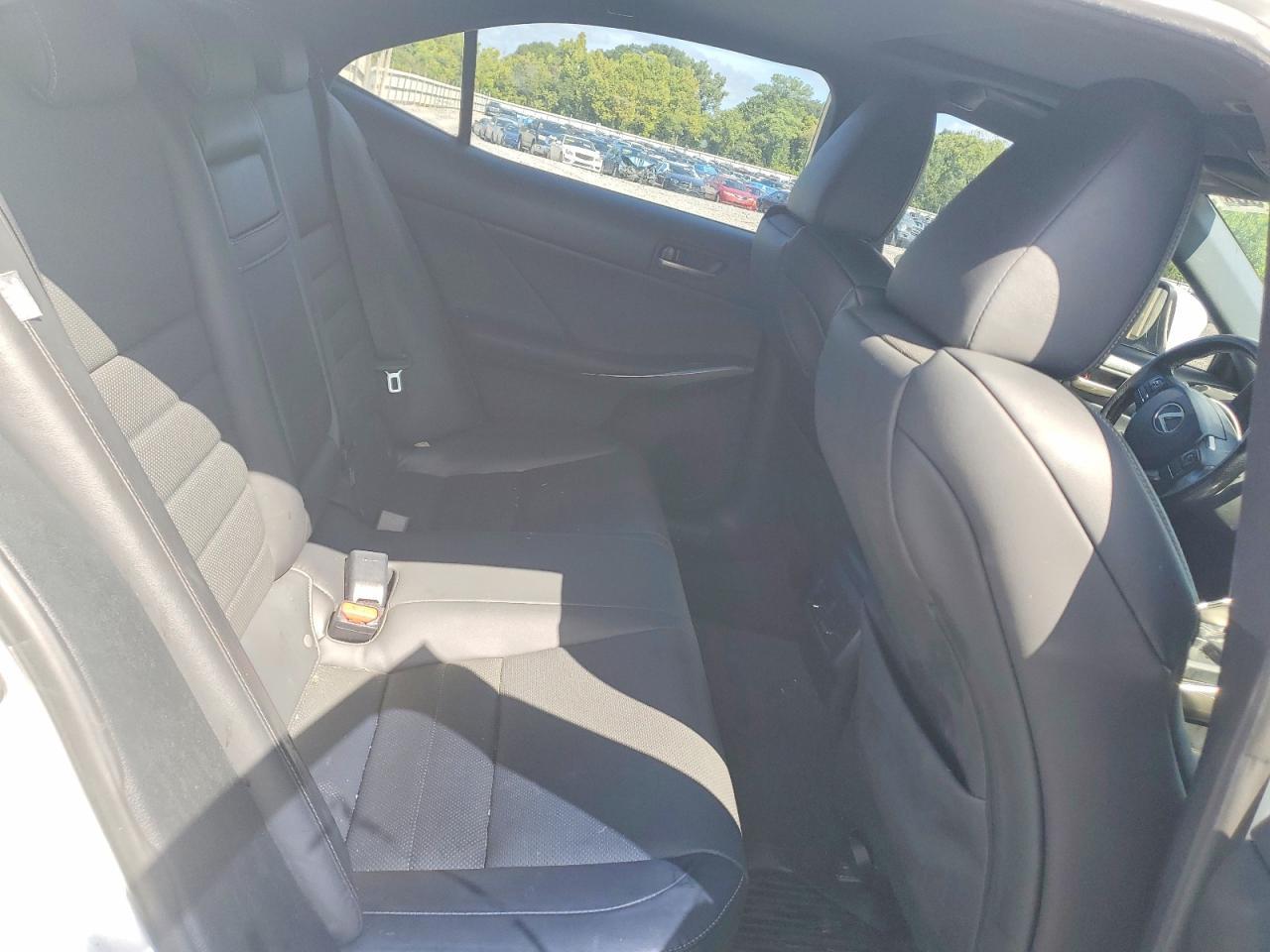 2018 Lexus Is 300 - zdjęcie 10