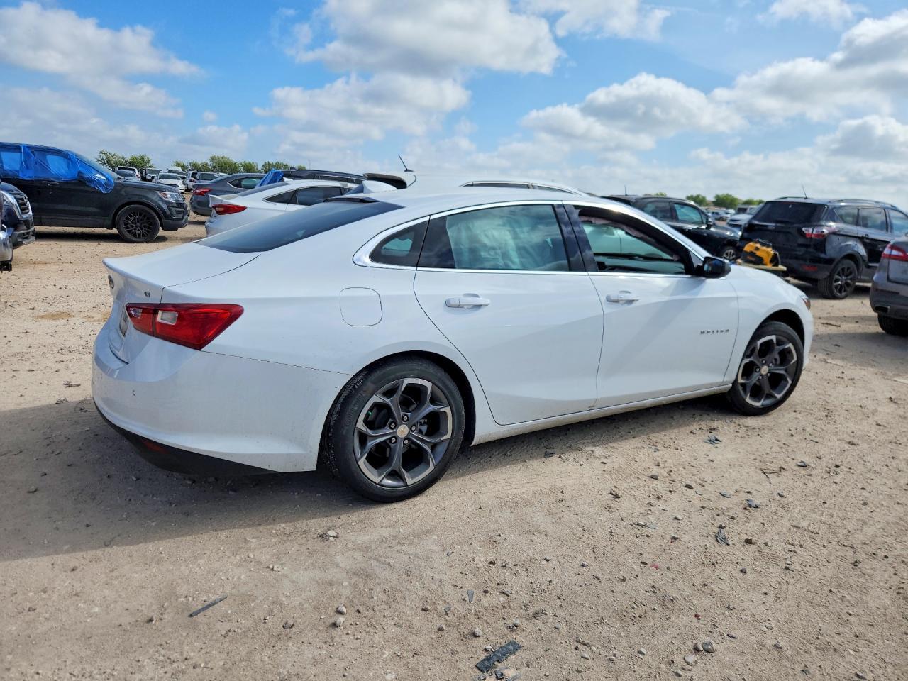 2024 Chevrolet Malibu Lt - zdjęcie 3