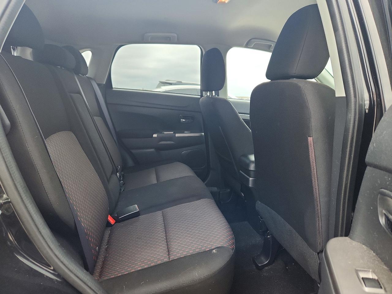 2019 Mitsubishi Outlander Sport Es - zdjęcie 11