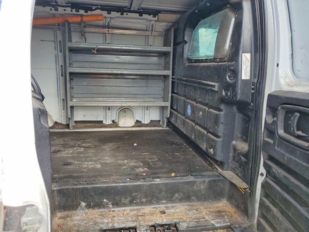 2018 Chevrolet Express G2500 - zdjęcie 11