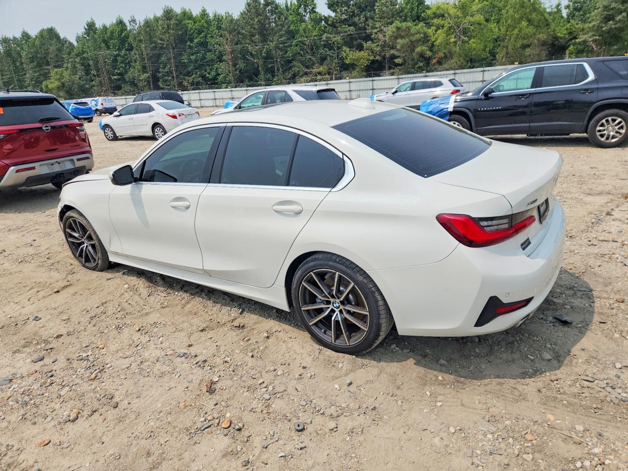 2019 BMW Seria 3 330i - zdjęcie 2