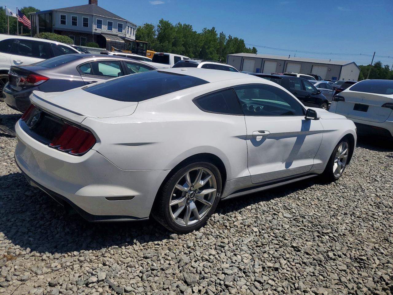 2015 Ford Mustang - zdjęcie 3