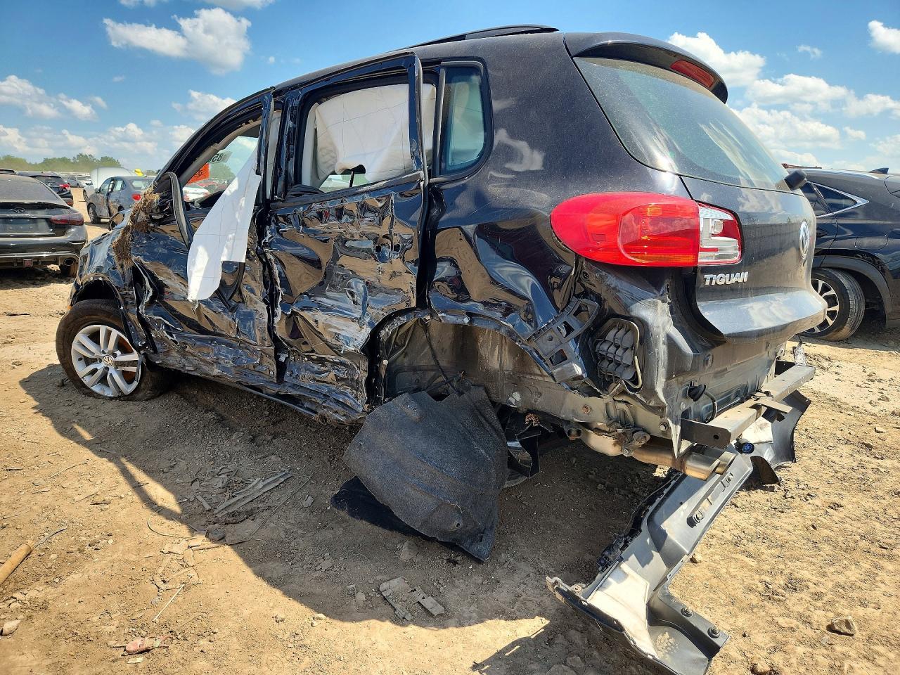 2016 Volkswagen Tiguan S - zdjęcie 2