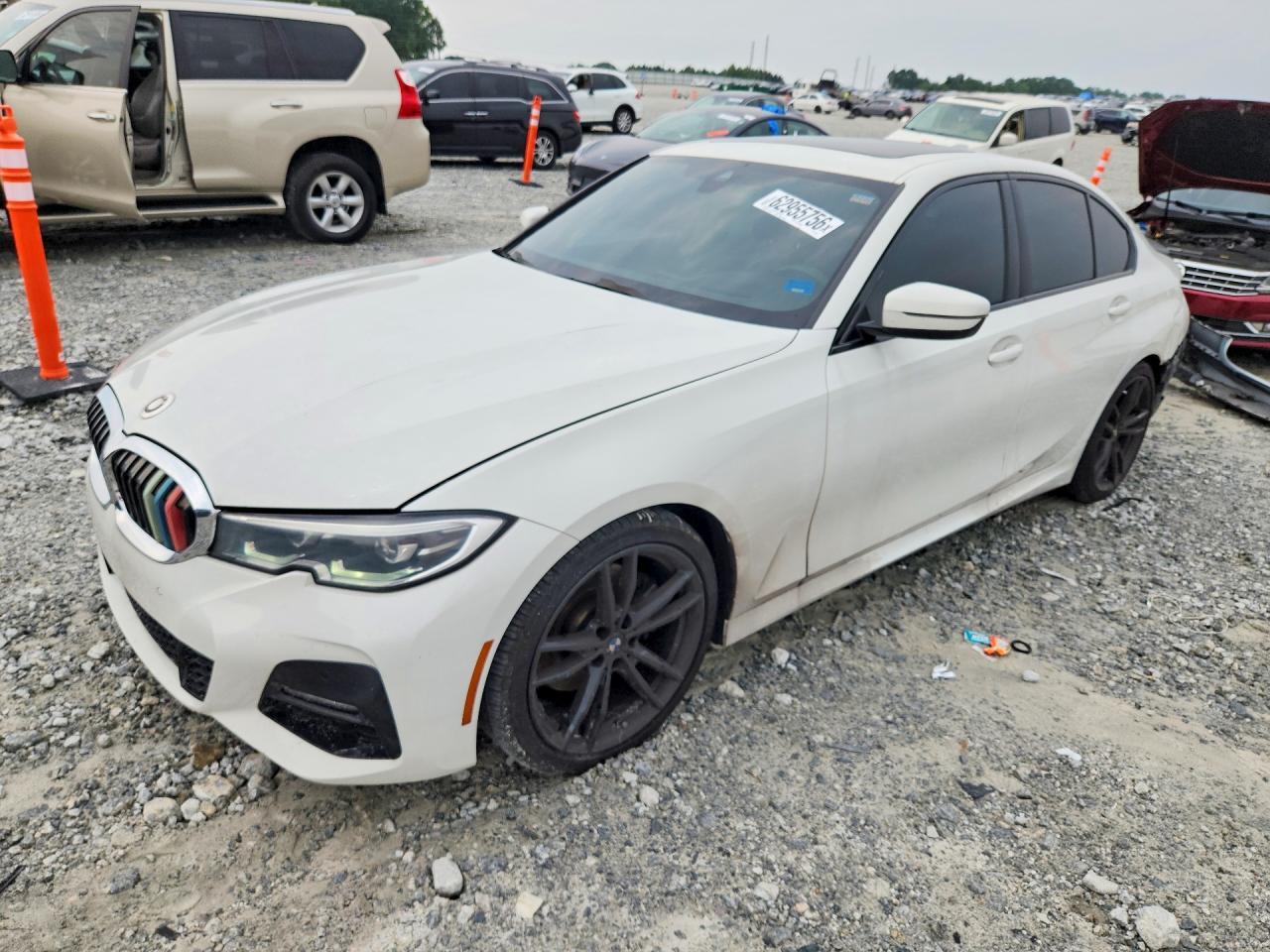 2021 BMW 330I - zdjęcie główne