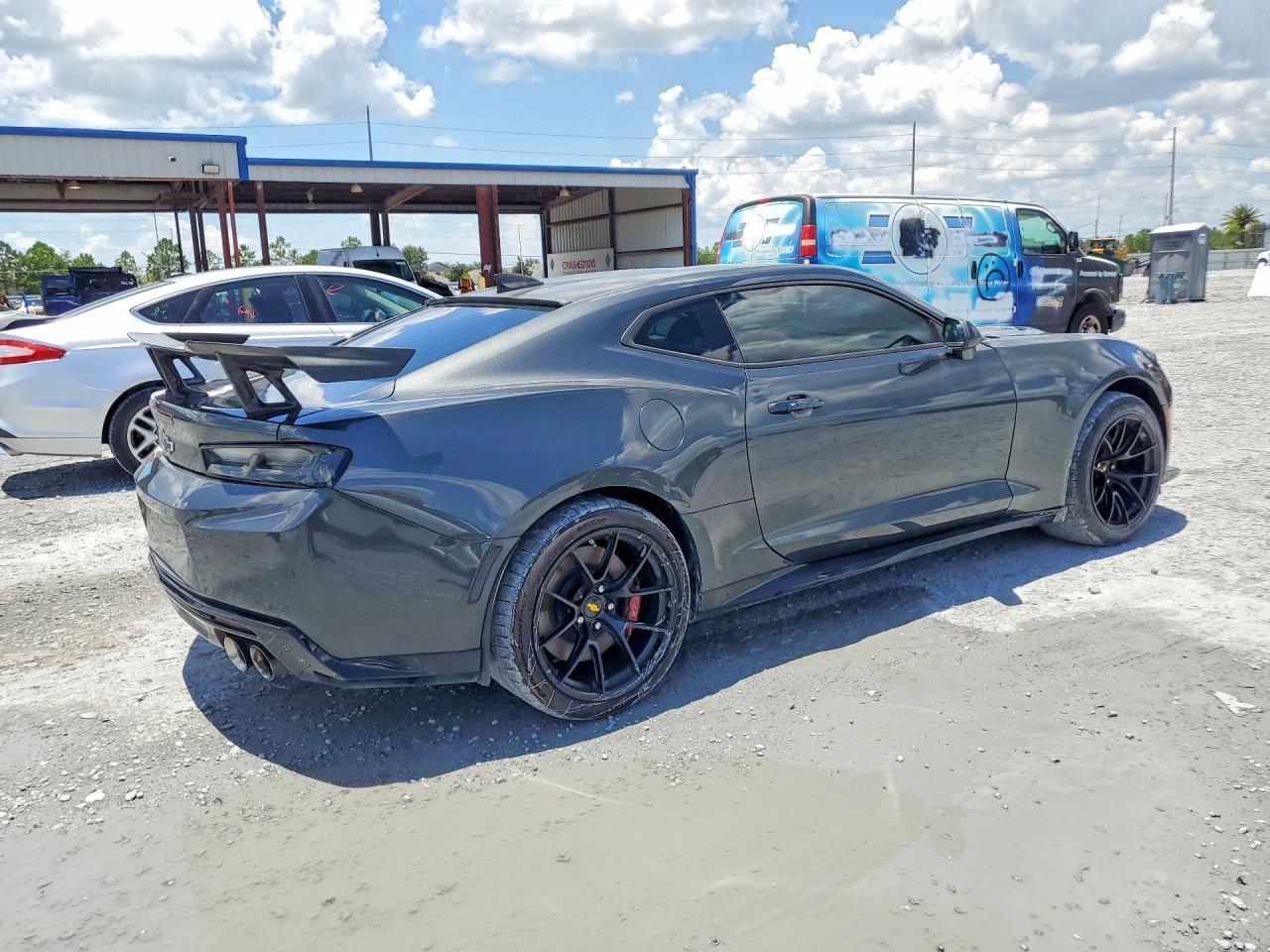 2017 Chevrolet Camaro Zl1 - zdjęcie 3