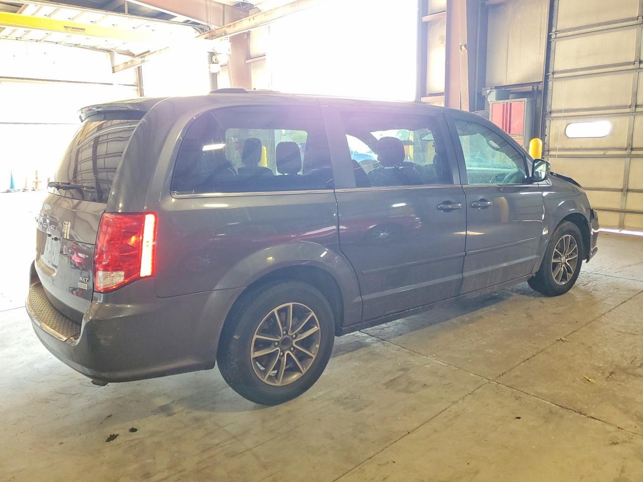 2017 Dodge Grand Caravan - zdjęcie 3