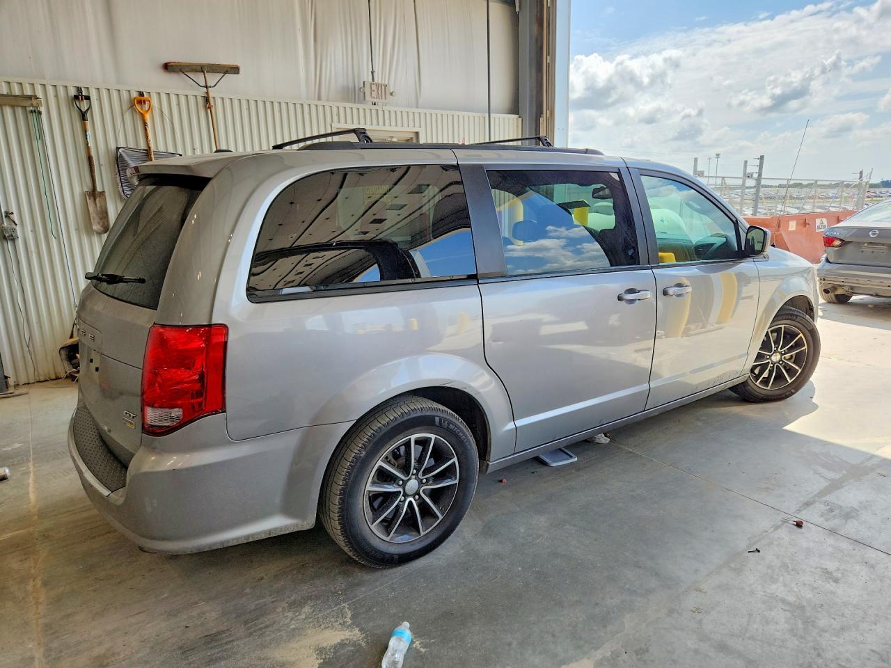 Dodge Grand Caravan - zdjęcie 3
