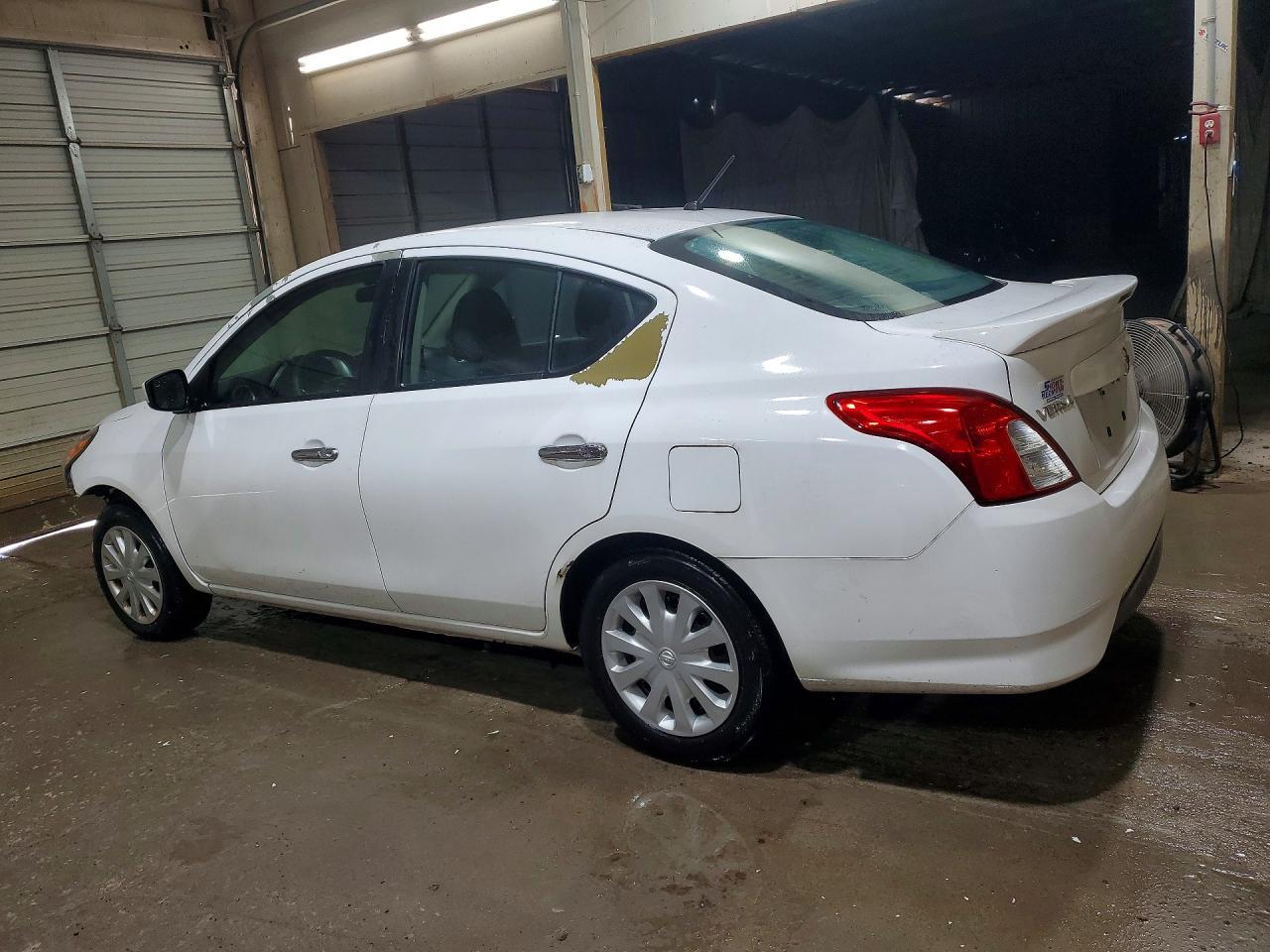 2018 Nissan Versa Sv - zdjęcie 2