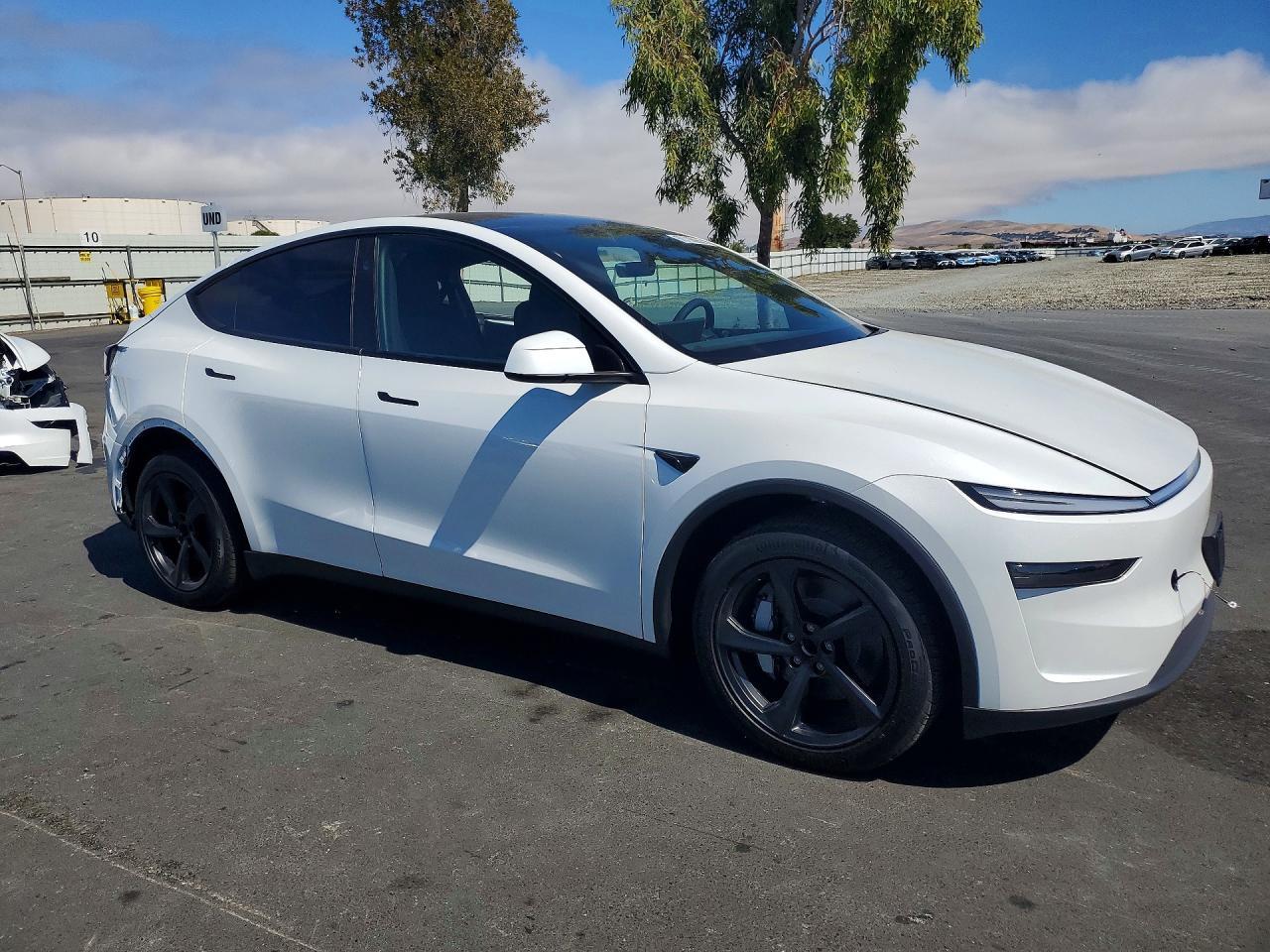 2026 Tesla Model Y - zdjęcie 4