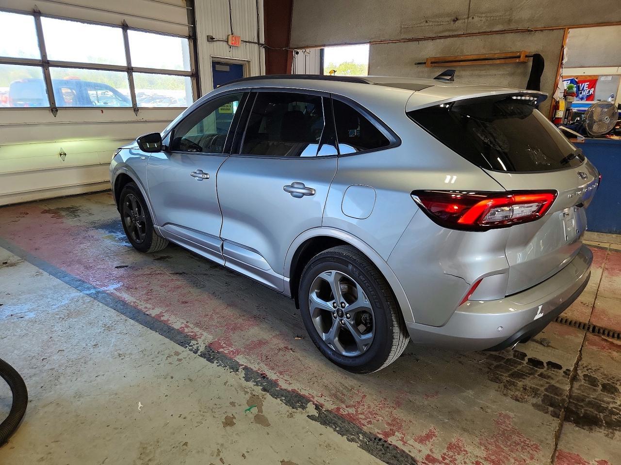 2024 Ford Escape St Line - zdjęcie 2