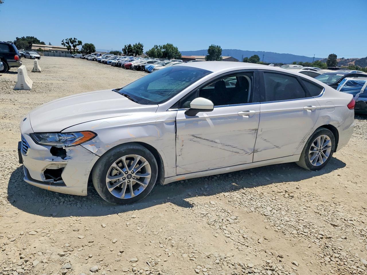 2020 Ford Fusion Se - zdjęcie główne