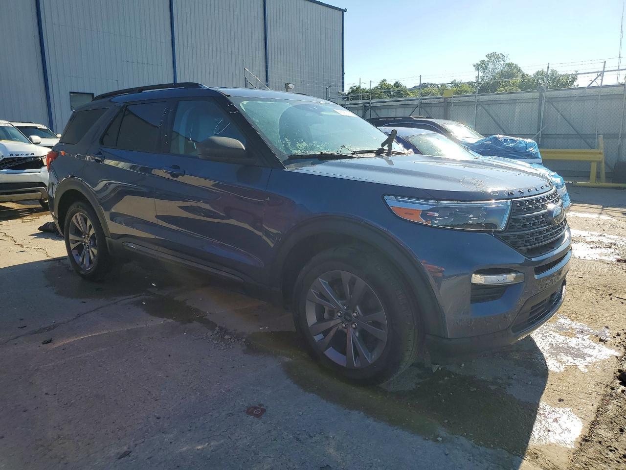 2021 Ford Explorer Xlt - zdjęcie 4