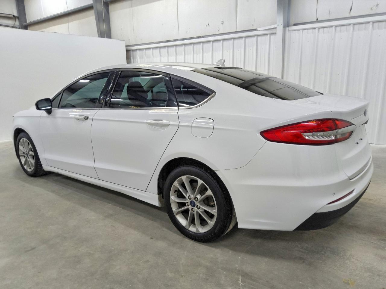 2020 Ford Fusion Se - zdjęcie 2