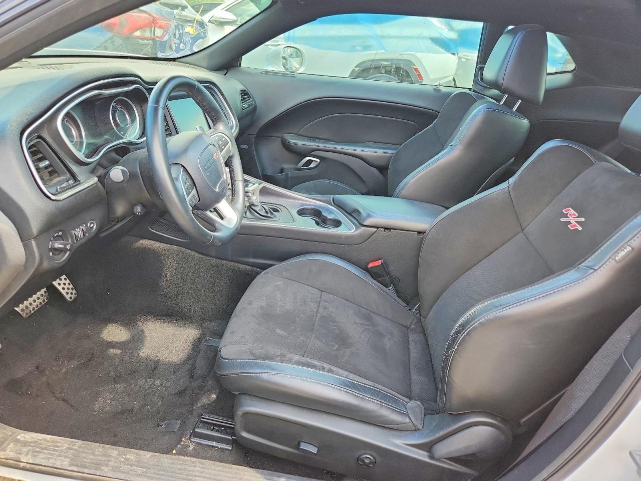 2015 Dodge Challenger R - zdjęcie 7