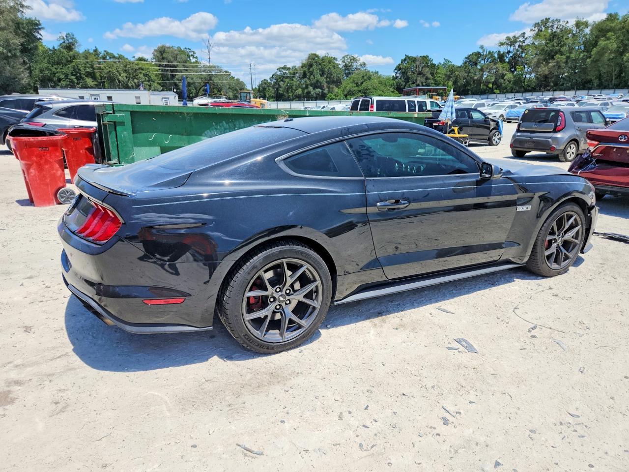 2020 Ford Mustang - zdjęcie 3
