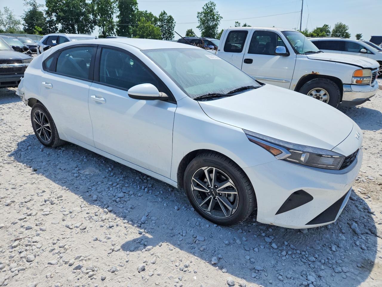 2024 Kia Forte Lxs - zdjęcie 4