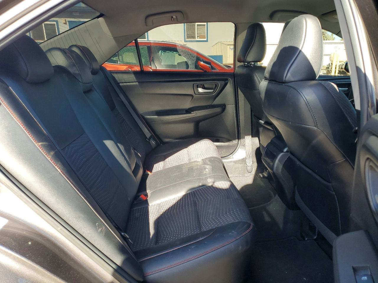 2015 Toyota Camry Le - zdjęcie 10