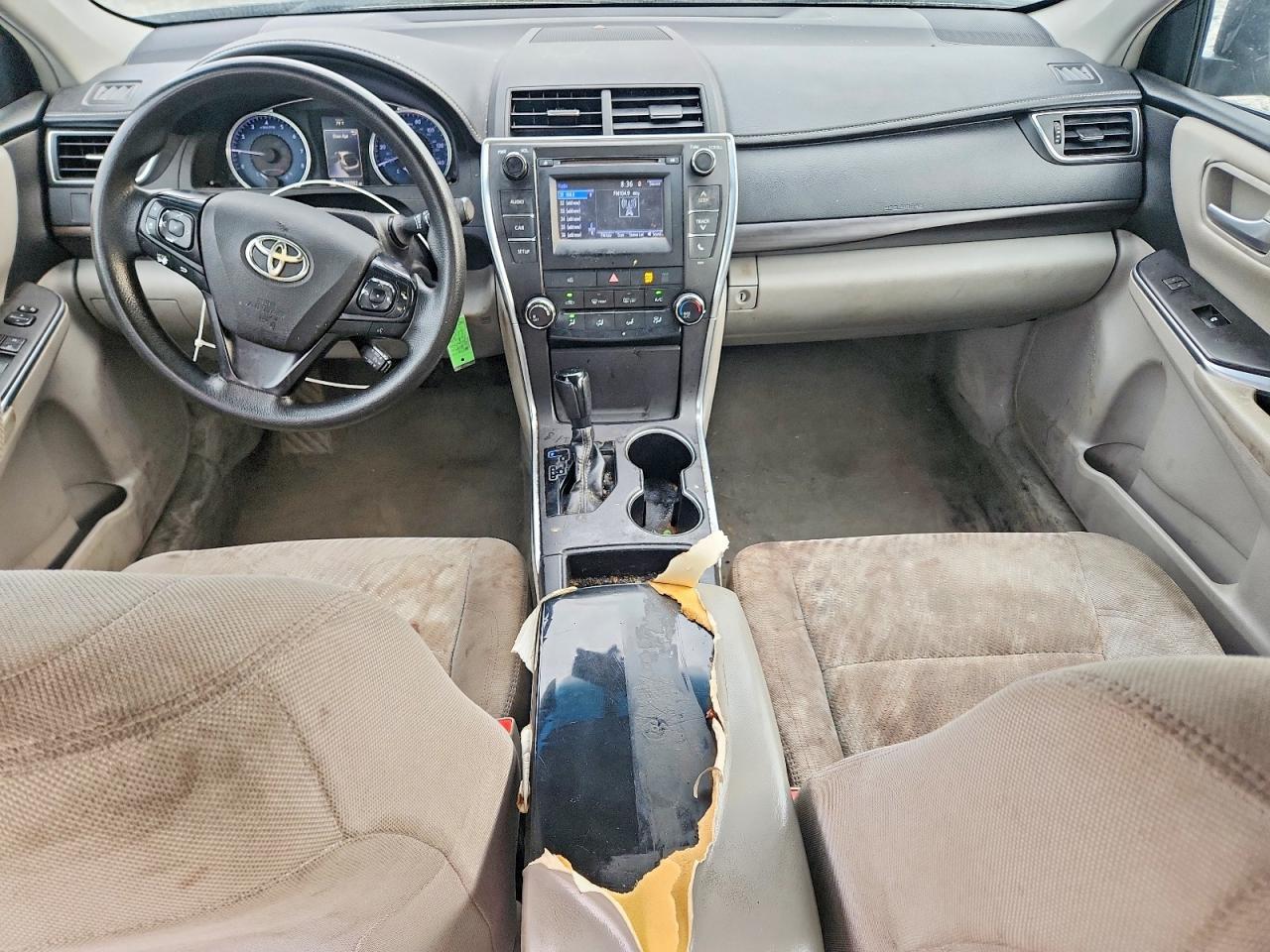 2017 Toyota Camry Le - zdjęcie 8