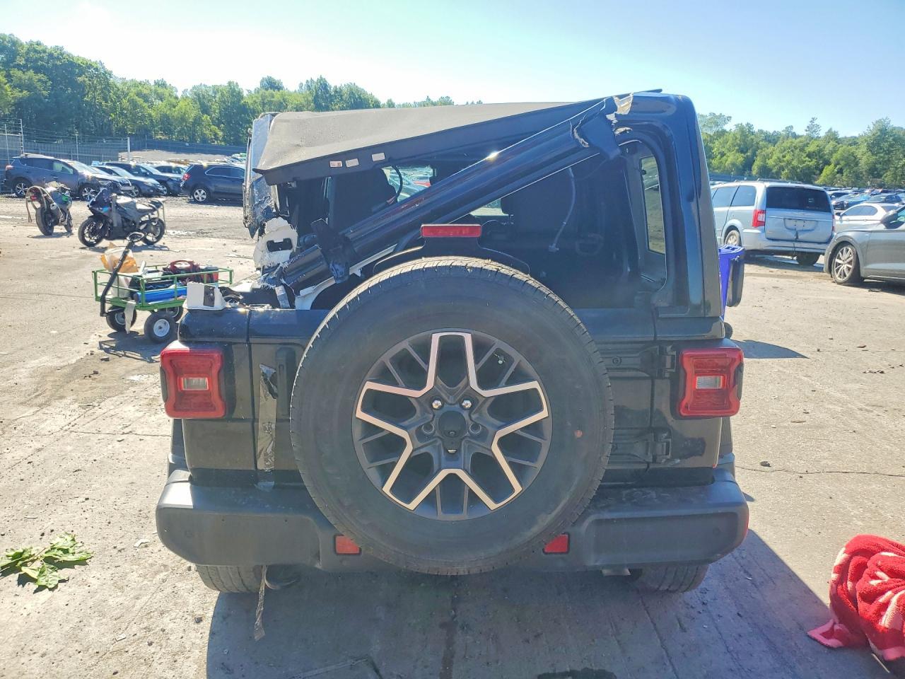 2024 Jeep Wrangler Sahara - zdjęcie 6