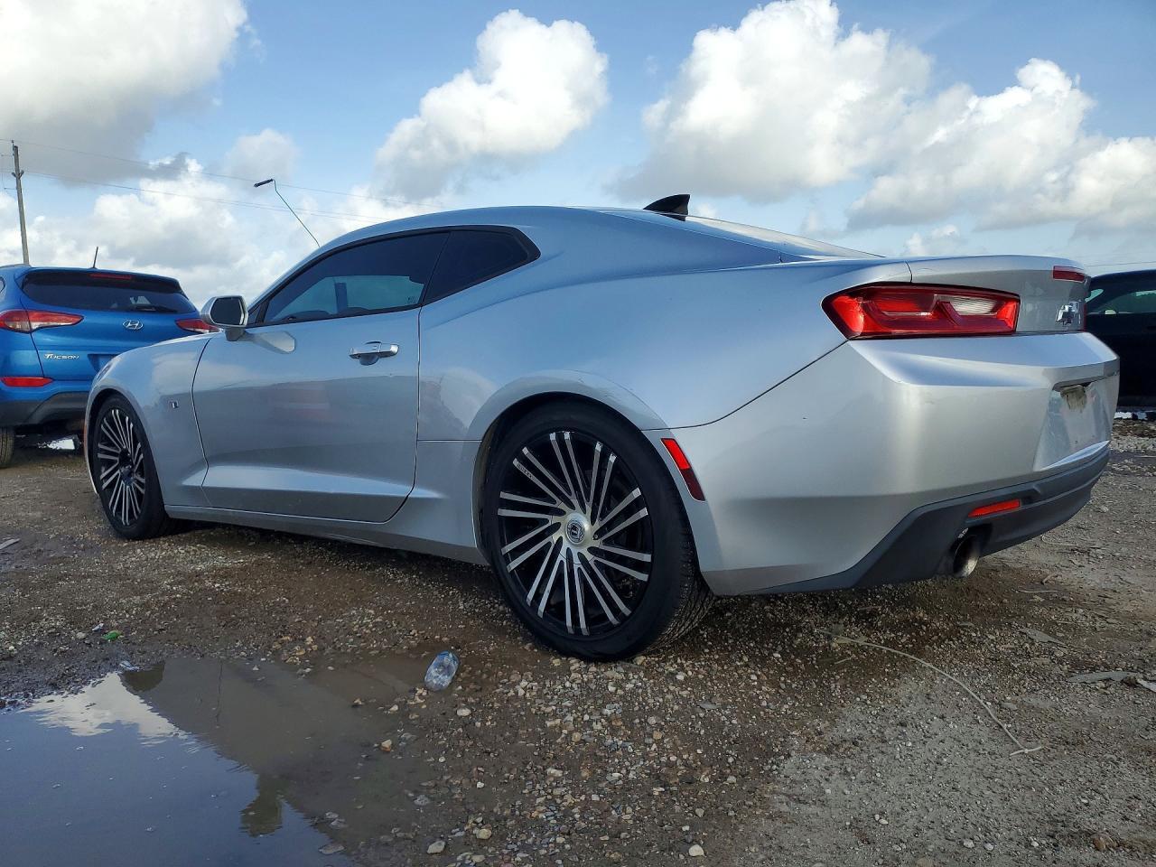 2018 Chevrolet Camaro Lt - zdjęcie 2