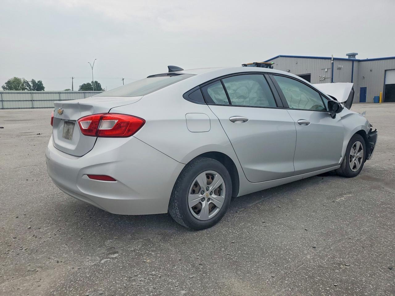 2018 Chevrolet Cruze Ls - zdjęcie 3