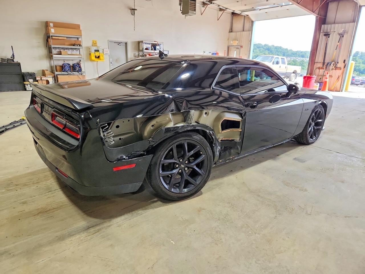 2023 Dodge Challenger R/T - zdjęcie 3