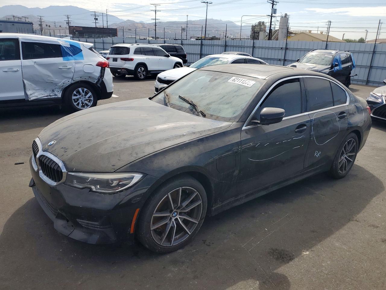 2021 BMW 330E - zdjęcie główne