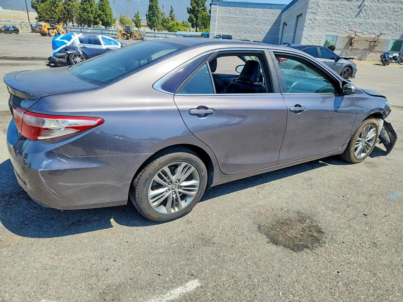 2015 Toyota Camry Hybrid Se - zdjęcie 3
