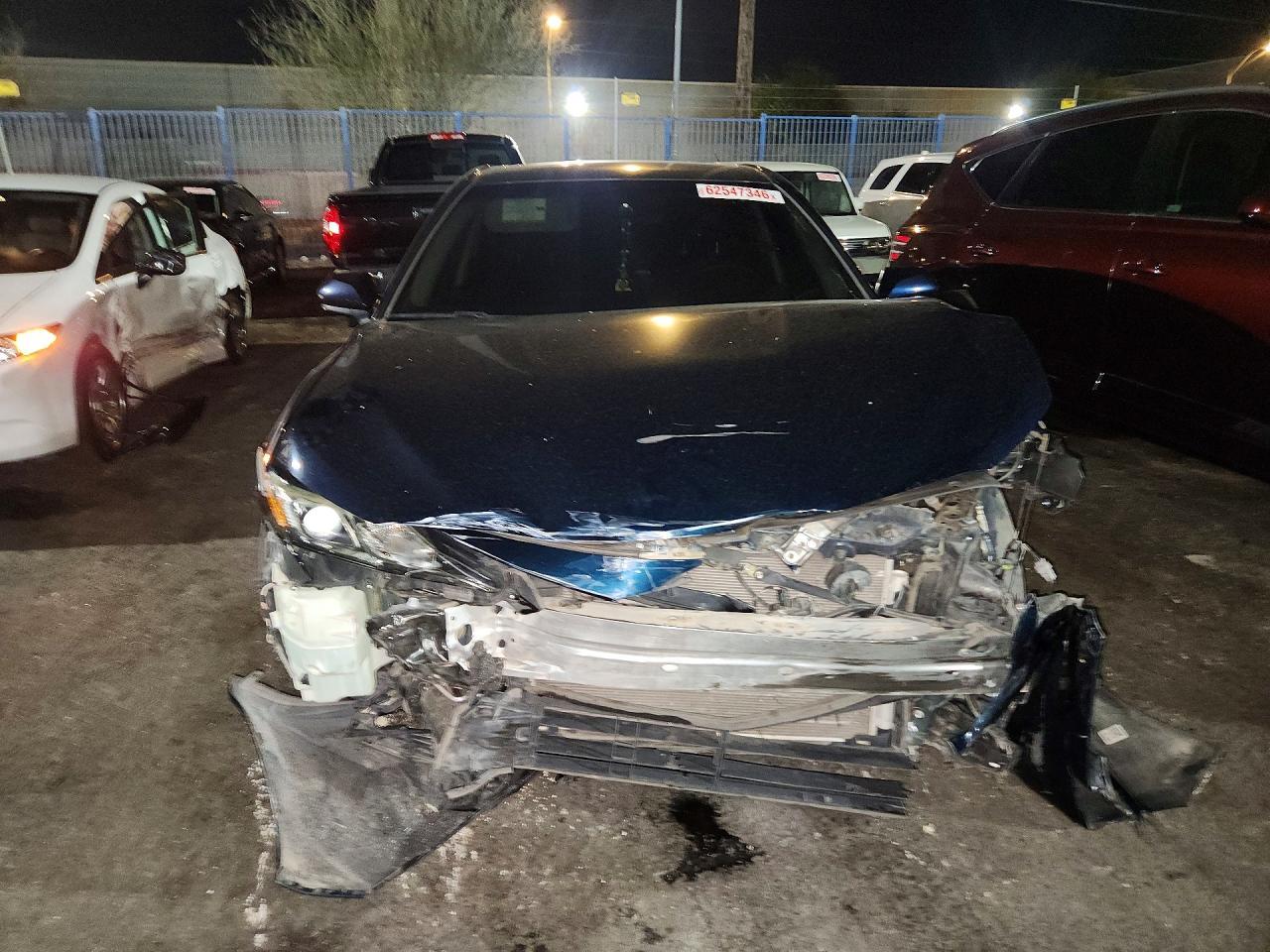 2019 Toyota Camry Le - zdjęcie 5