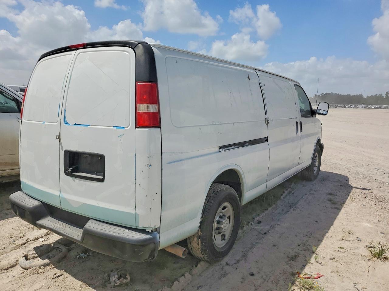 2017 Chevrolet Express G3500 - zdjęcie 3