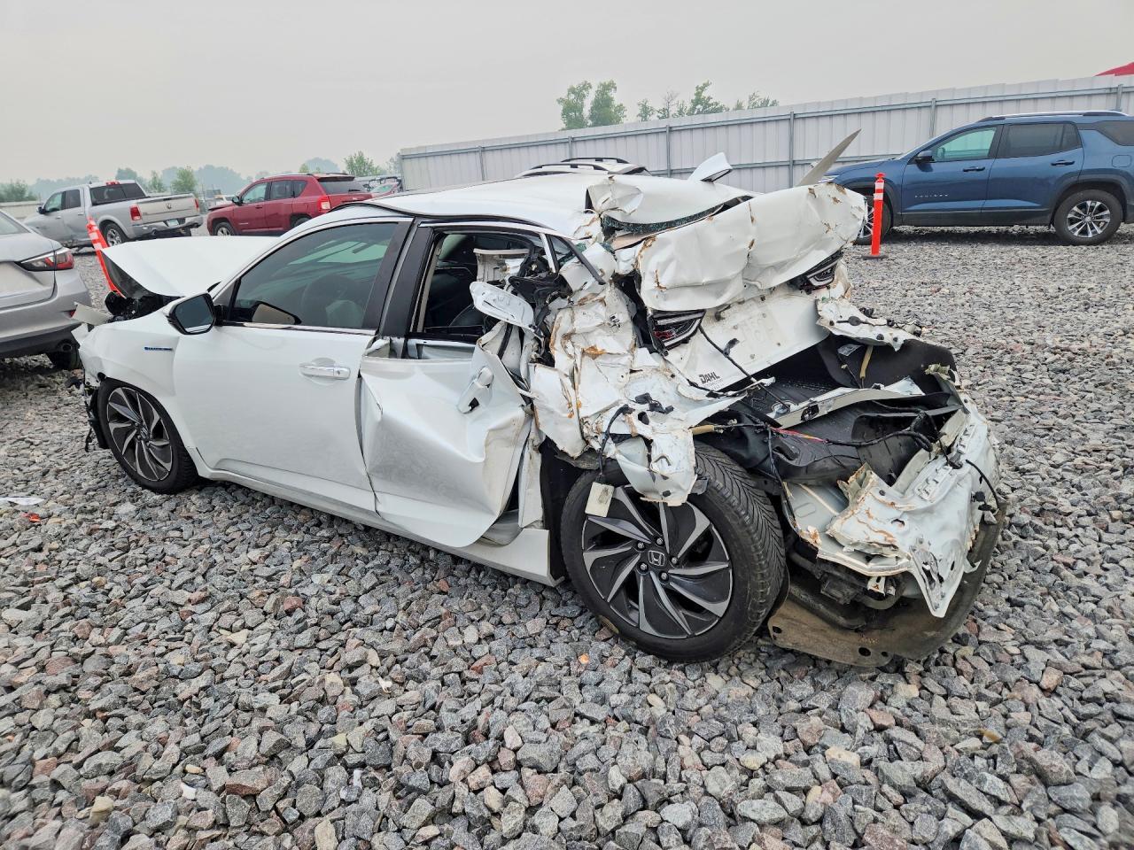 2022 Honda Insight Touring - zdjęcie 2