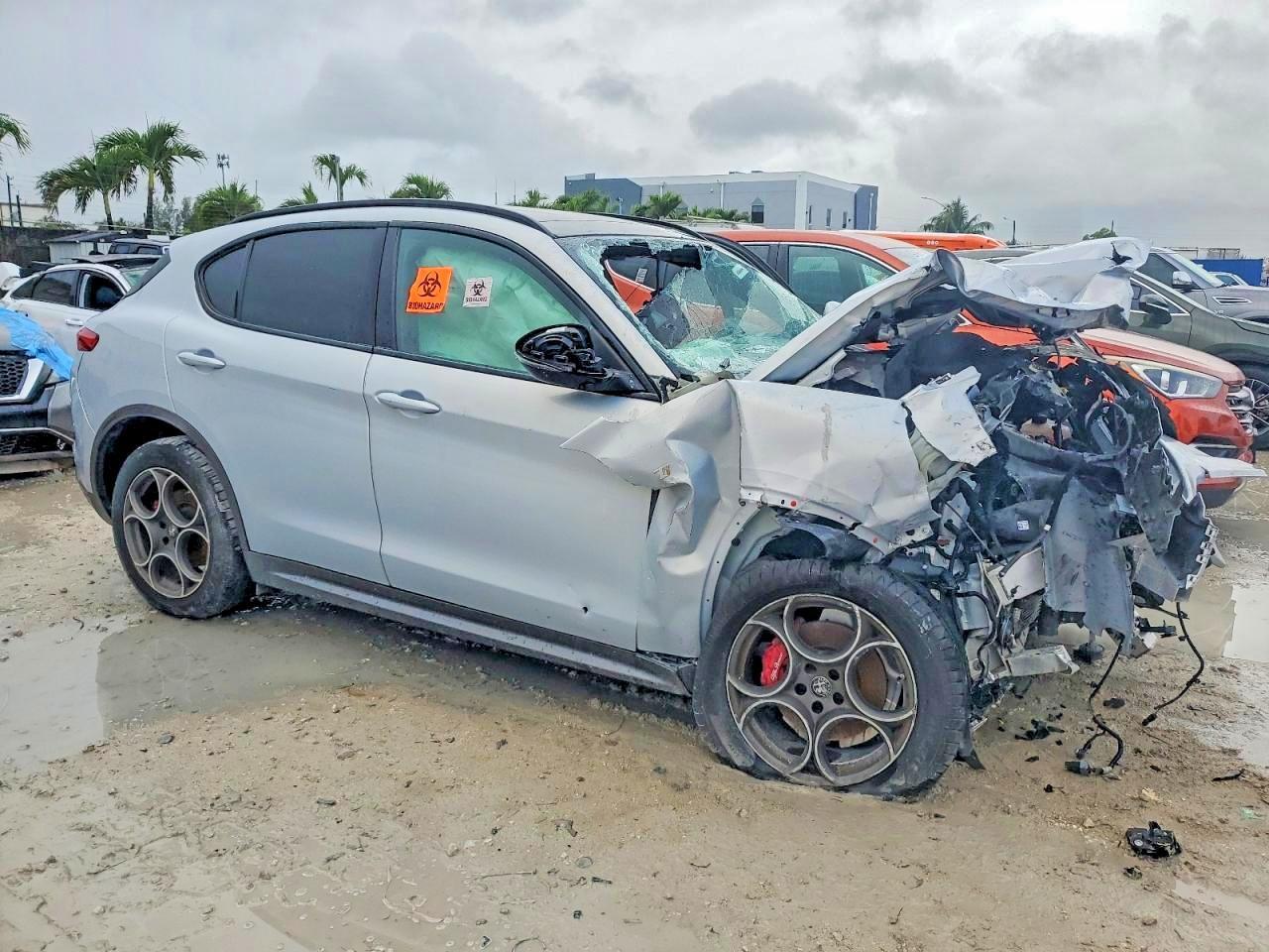 2022 Alfa Romeo Stelvio Ti - zdjęcie 4