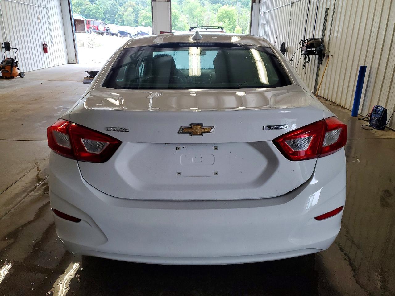 2017 Chevrolet Cruze Premier - zdjęcie 6