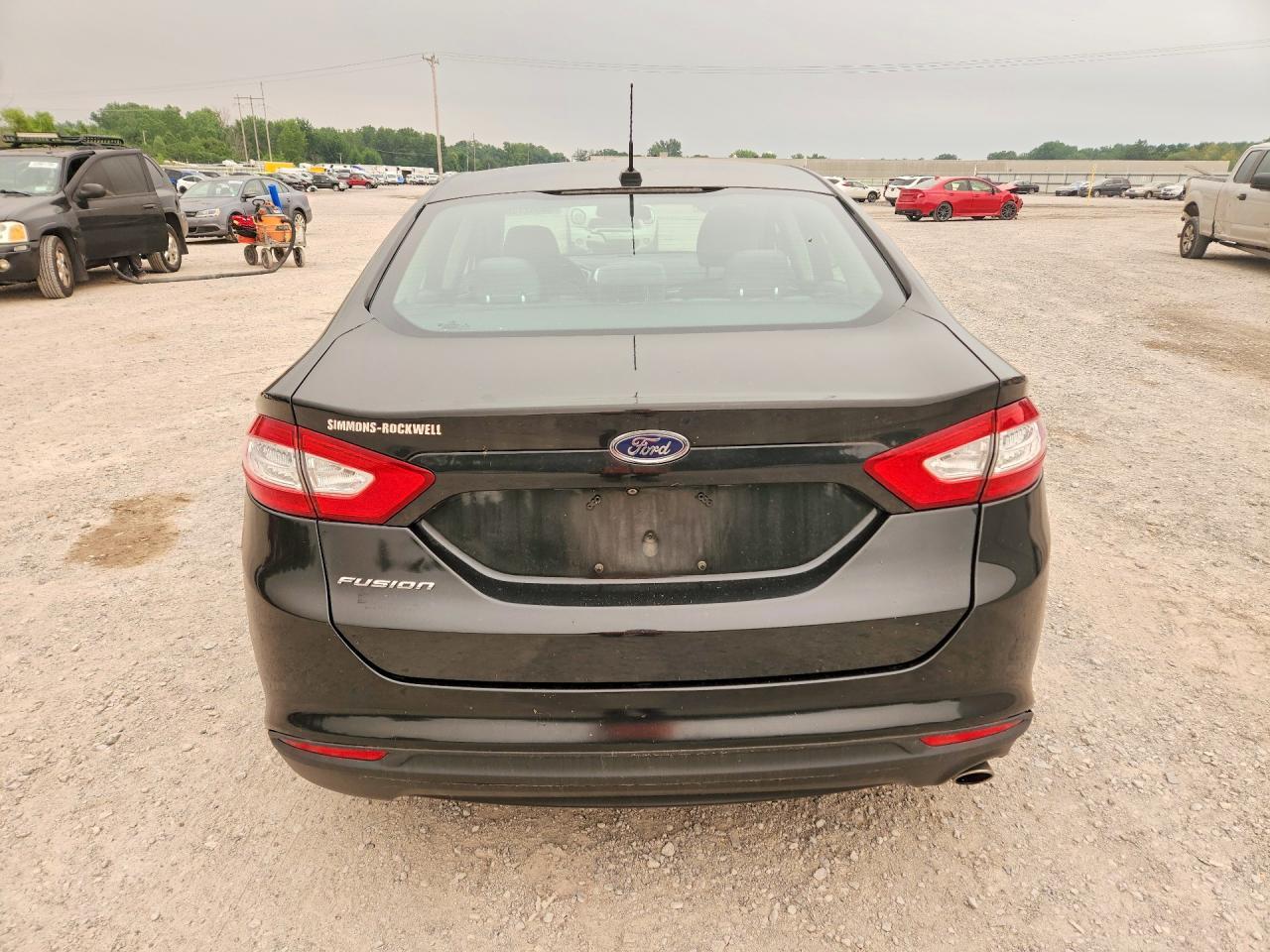 2015 Ford Fusion S - zdjęcie 6