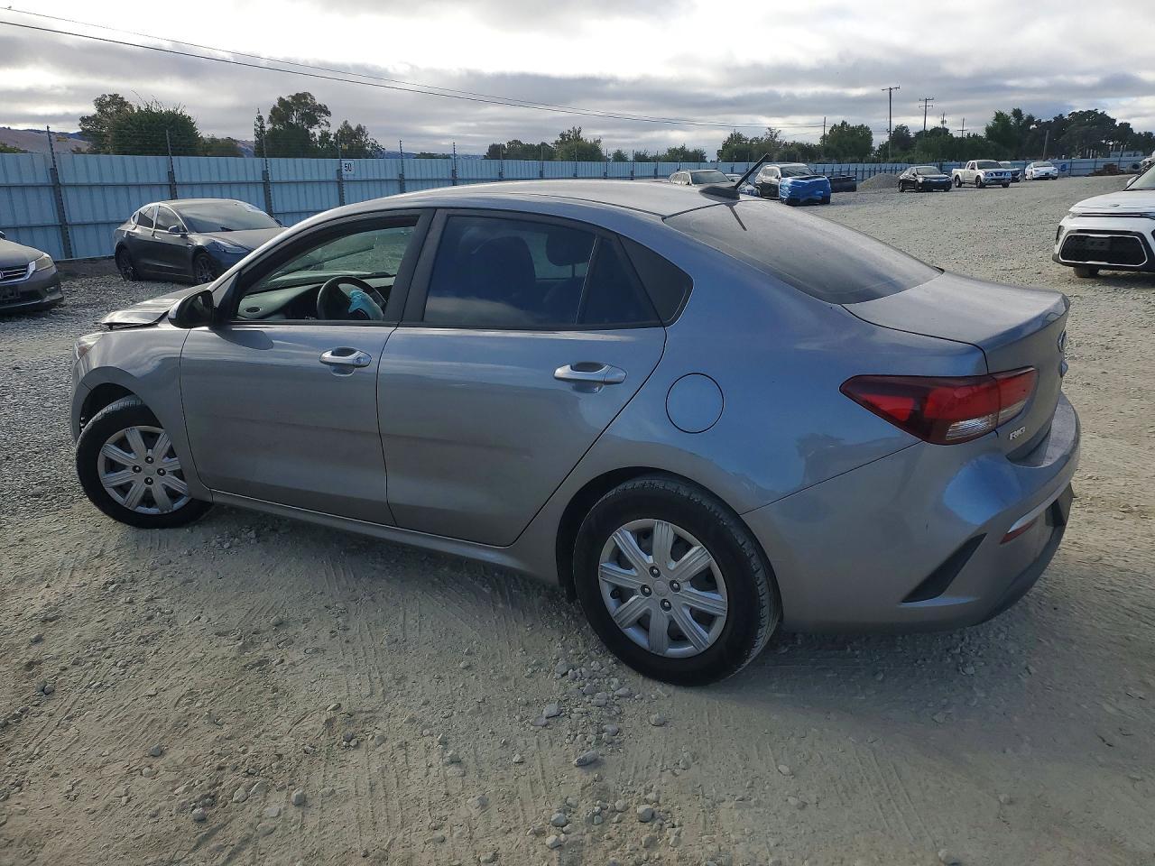 2021 Kia Rio S - zdjęcie 2