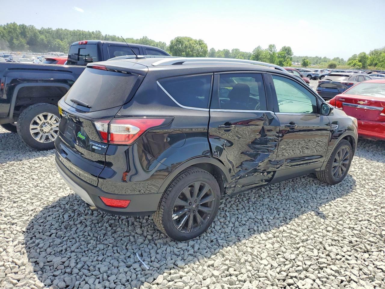 2017 Ford Escape Titanium - zdjęcie 3