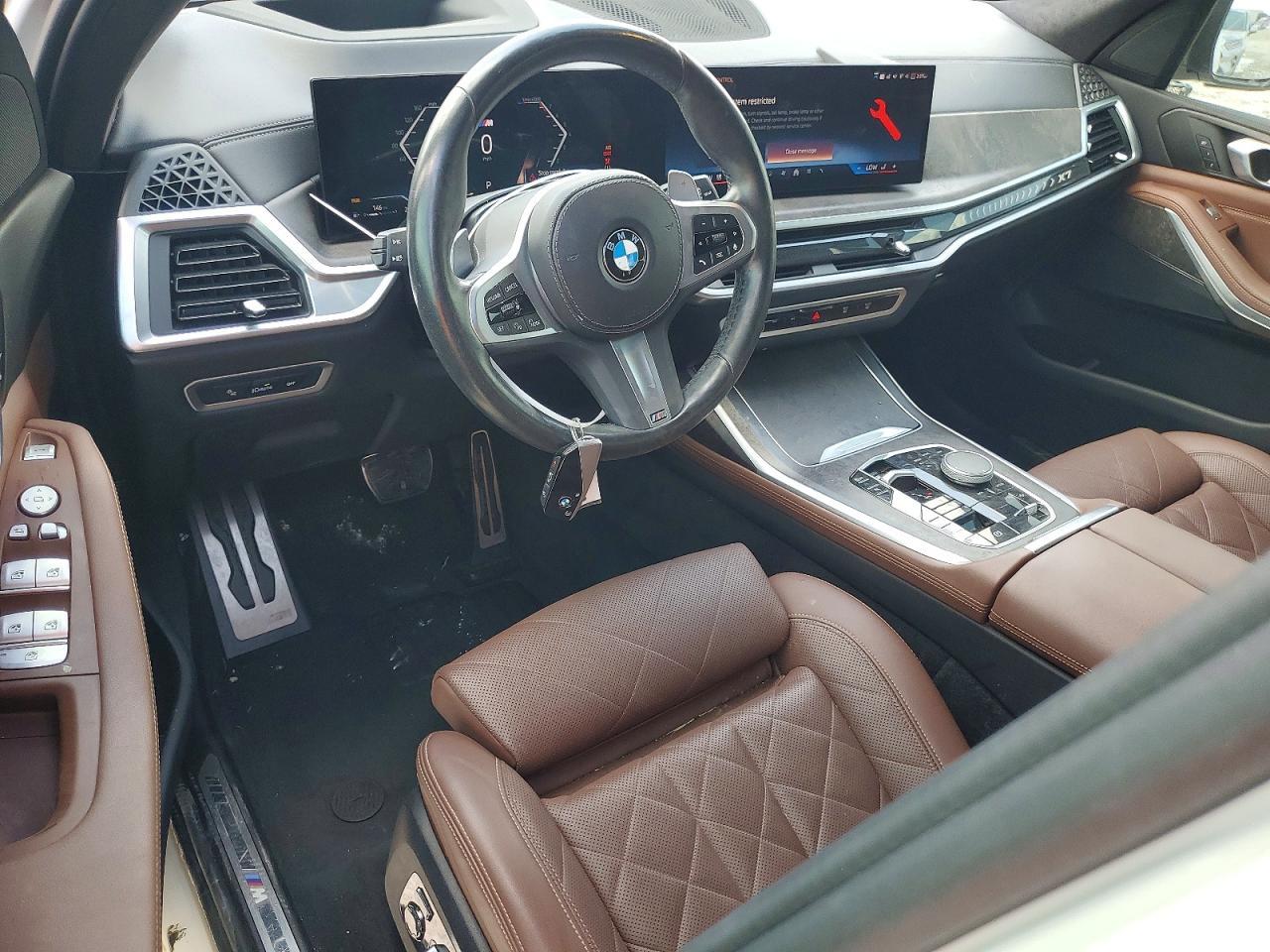2024 BMW X7 xDrive40I - zdjęcie 8