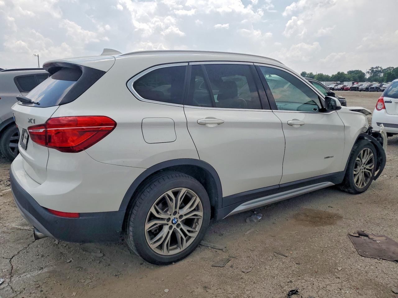 2016 BMW X1 xDrive28I - zdjęcie 3