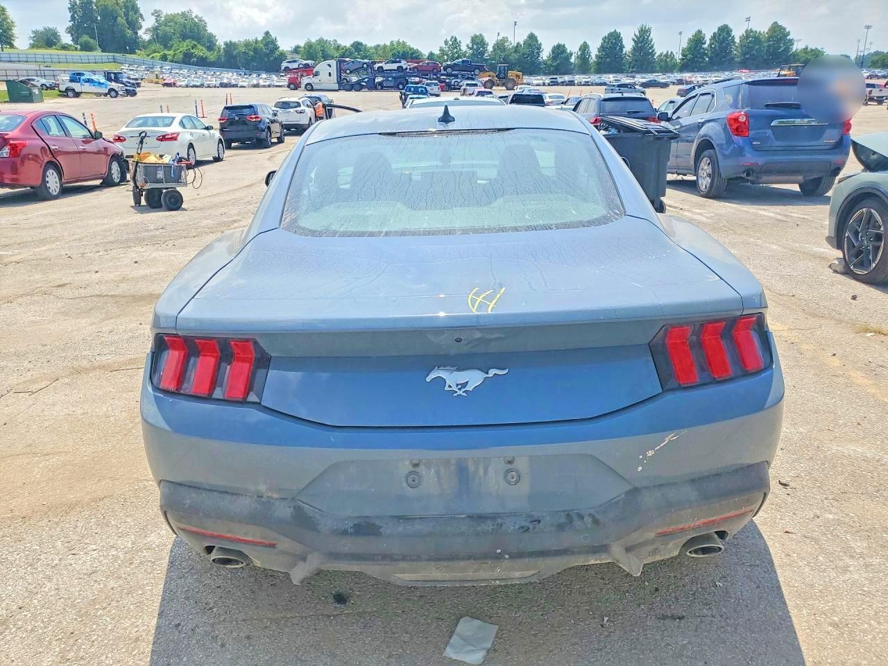 2025 Ford Mustang - zdjęcie 6