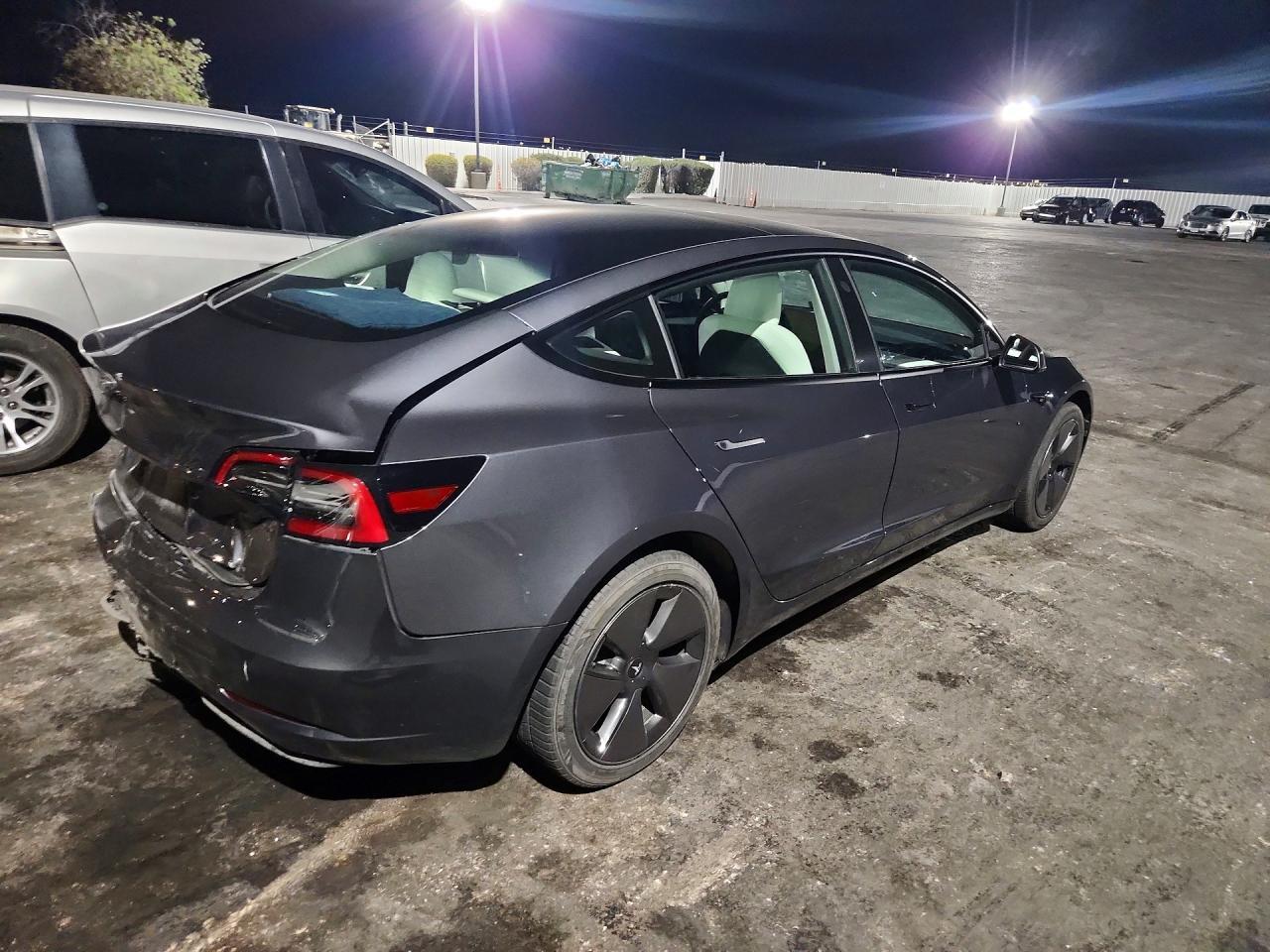 2023 Tesla Model 3 - zdjęcie 3