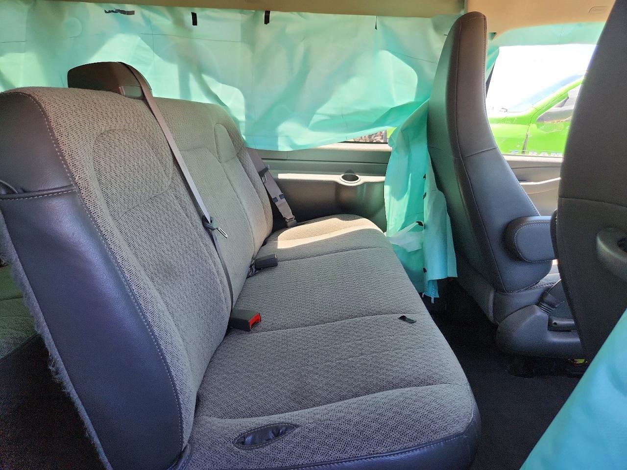 2025 Chevrolet Express G3500 Ls Passenger Van - zdjęcie 11