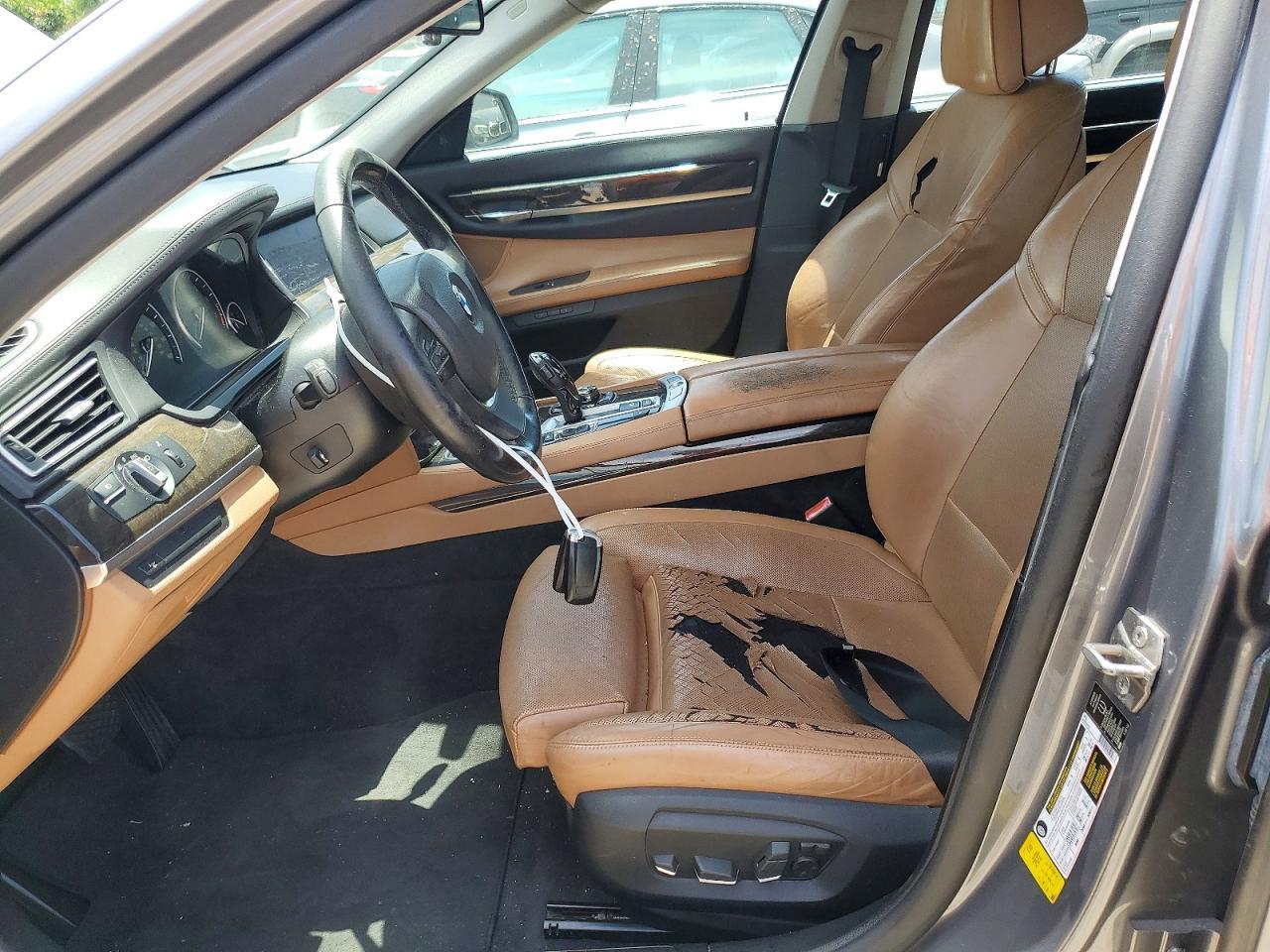 2013 BMW 750 Li - zdjęcie 7