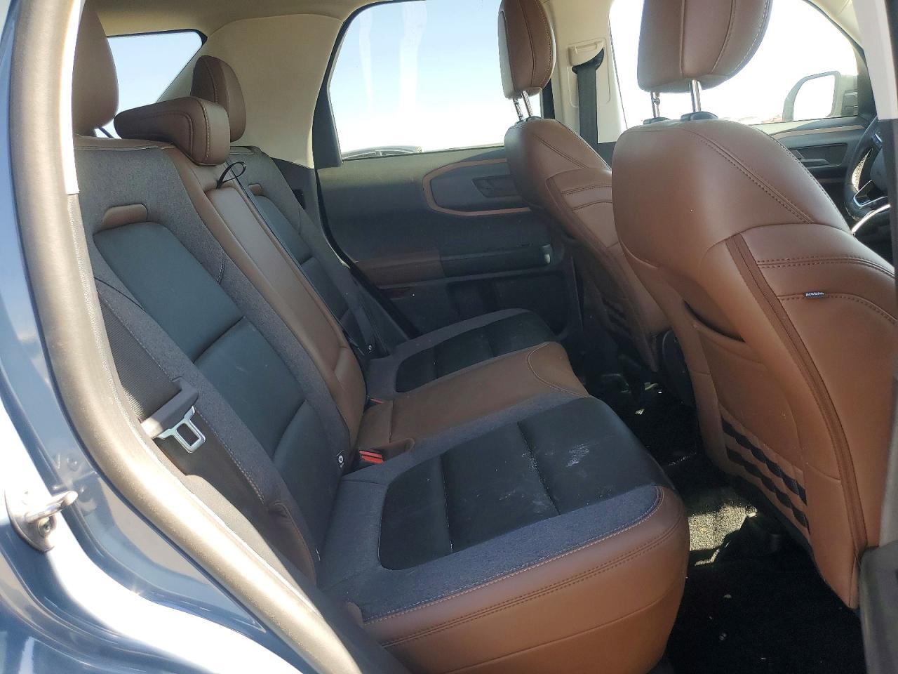 2024 Ford Bronco Sport Outer Banks - zdjęcie 10