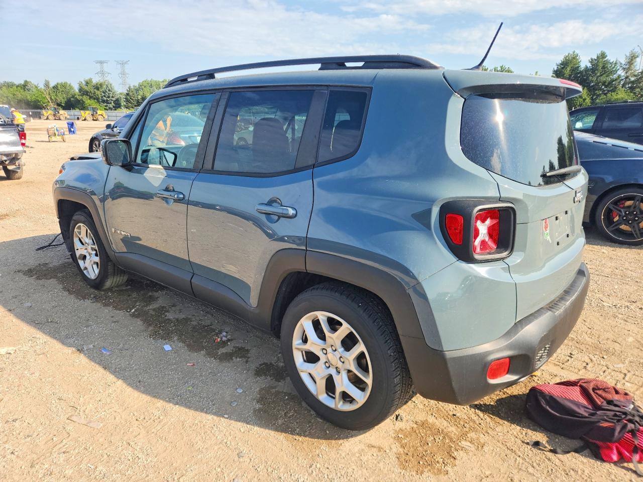 2017 Jeep Renegade Latitude - zdjęcie 2