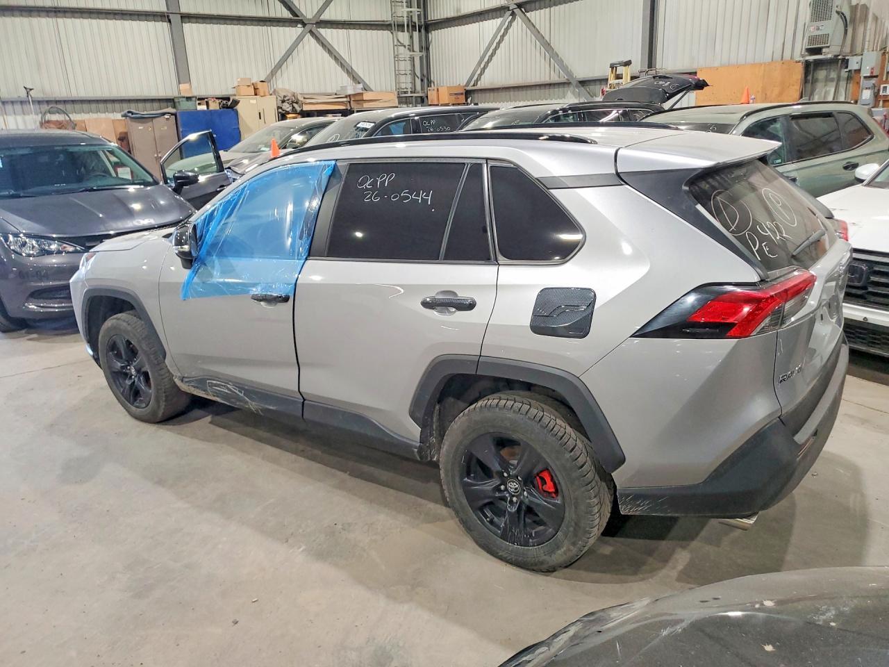 2020 Toyota Rav4 Xle - zdjęcie 2