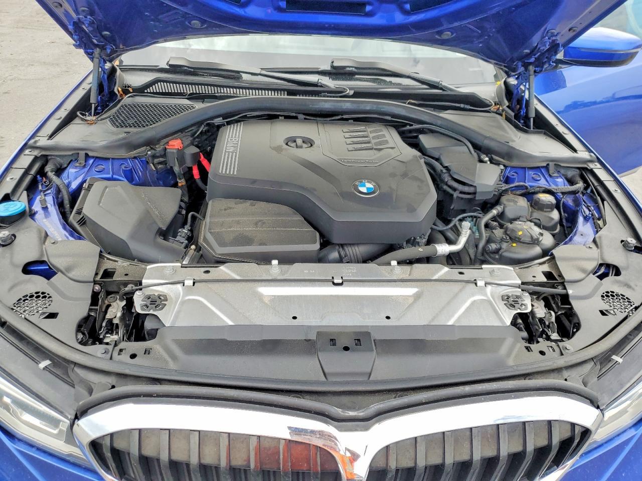 2020 BMW Seria 3 330i - zdjęcie 11