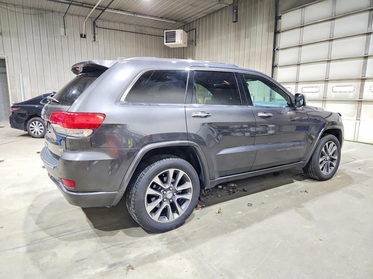 2017 Jeep Grand Cherokee Overland - zdjęcie 3